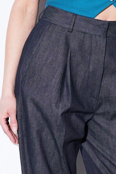 Pantaloni cu croiala larga si talie inalta din tesatura jeans